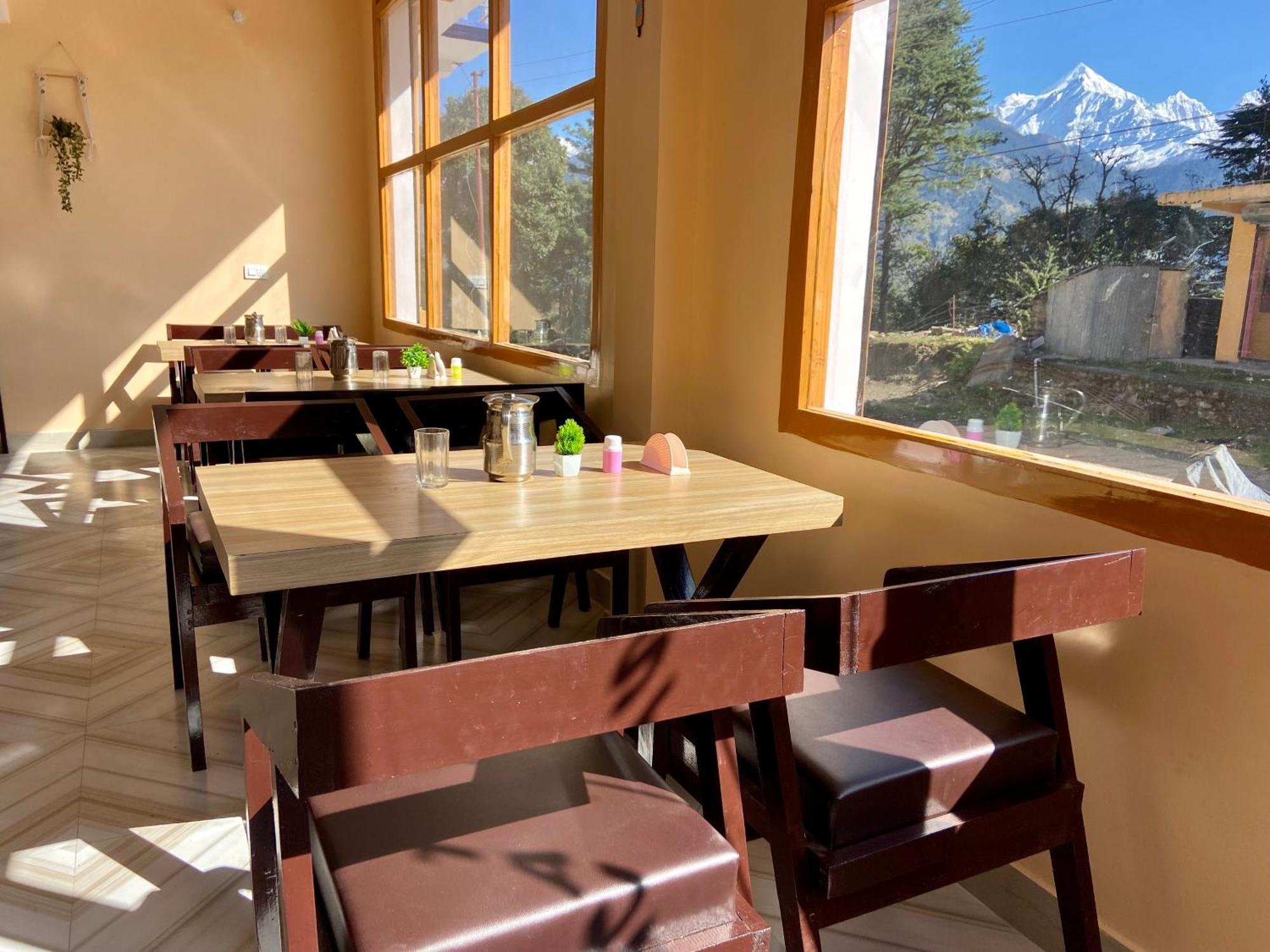 Hotel Mansarovar Inn Munsyari Ngoại thất bức ảnh