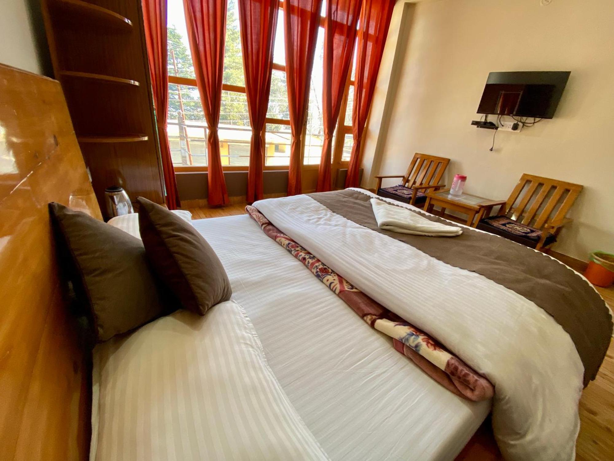 Hotel Mansarovar Inn Munsyari Ngoại thất bức ảnh